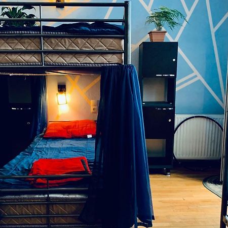 Lilus Hostel Batumi Exterior photo
