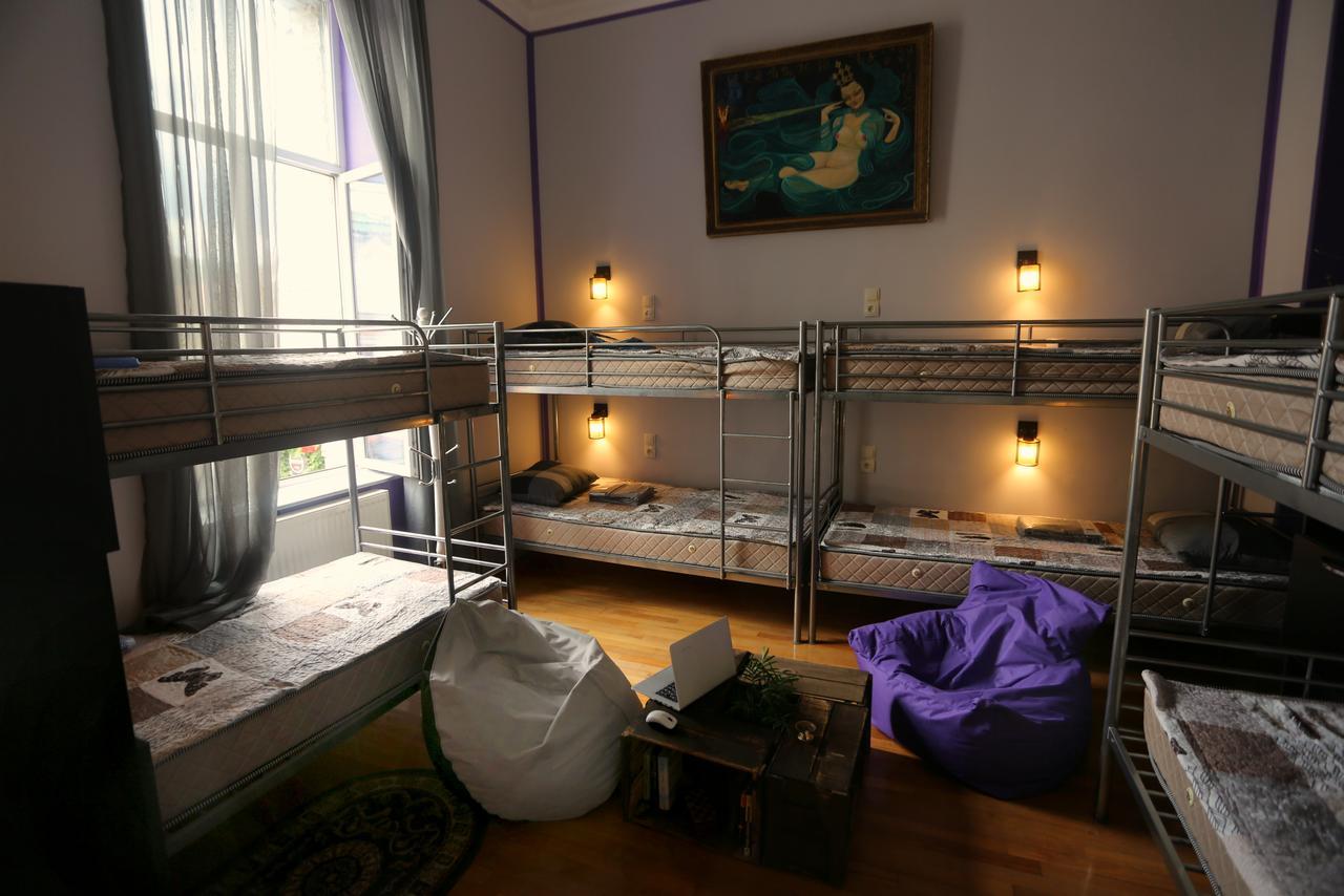 Lilus Hostel Batumi Exterior photo