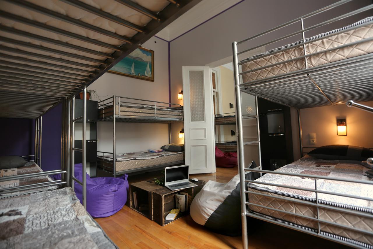 Lilus Hostel Batumi Exterior photo