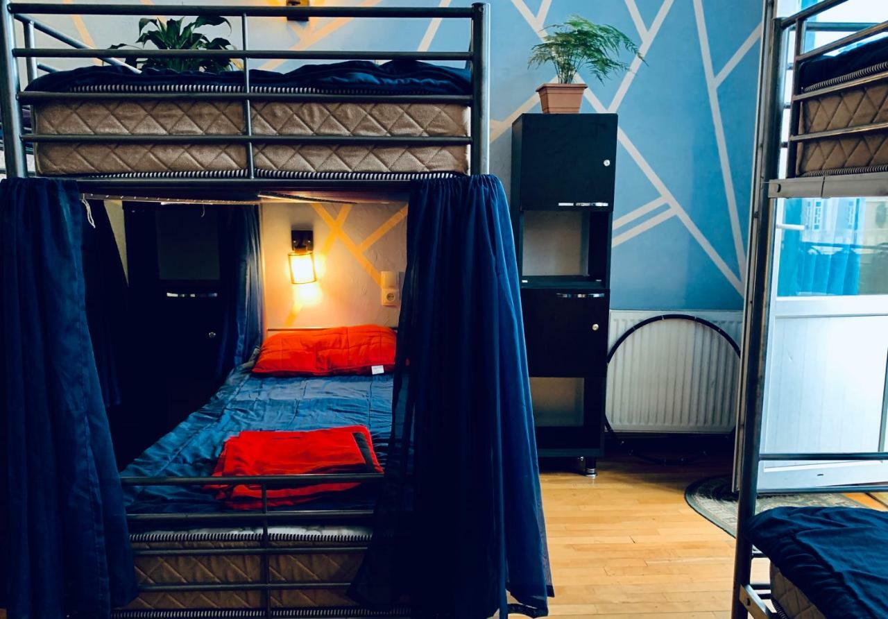 Lilus Hostel Batumi Exterior photo